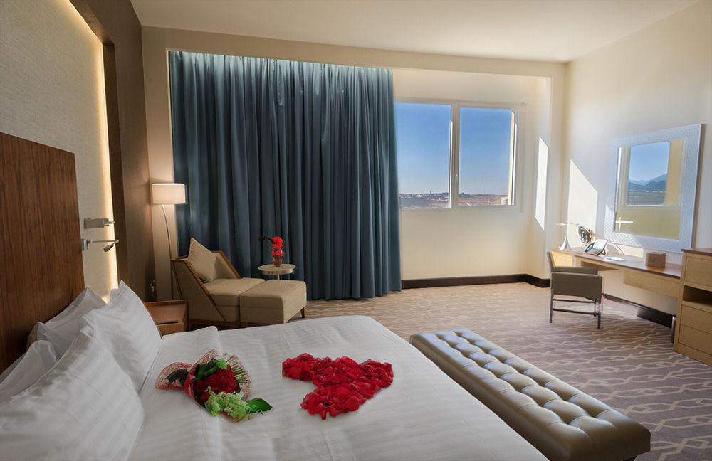 Millennium Hail Hotel מראה חיצוני תמונה Deluxe room