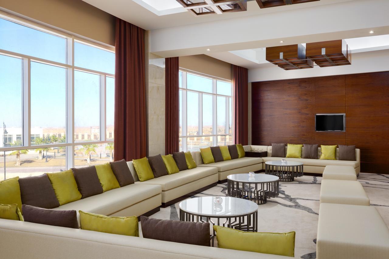 Millennium Hail Hotel מראה חיצוני תמונה The lounge at the airport